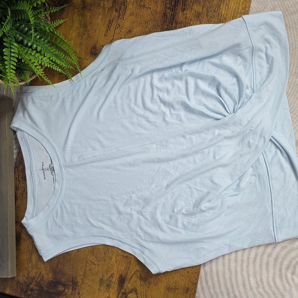 Banana Republic Twist Hem Tank - Picture 2 of 6